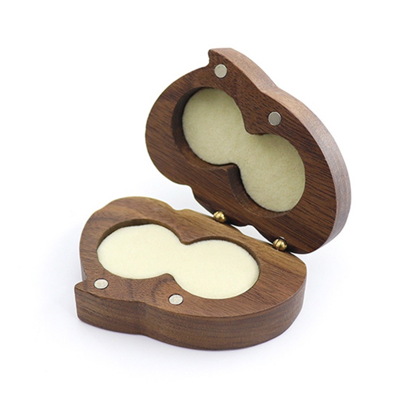 Hộp Đựng Nhẫn Cưới Hình Trái Tim Đôi Bằng Hạt Óc Chó