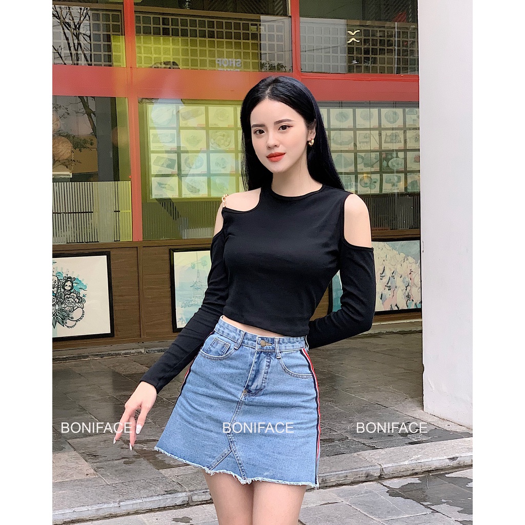 Áo croptop nữ tay dài hở vai Boniface Áo croptop hở vai kèm dây xích | BigBuy360 - bigbuy360.vn