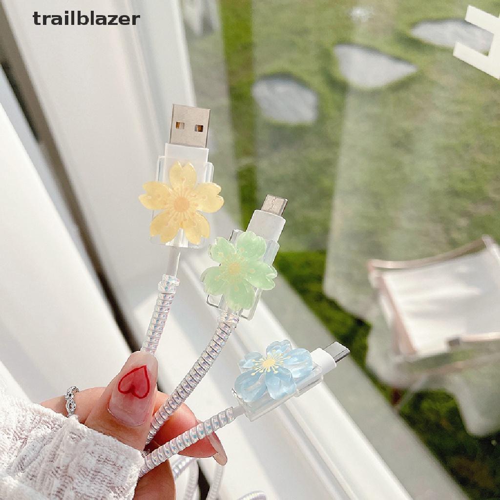 Phụ Kiện Bảo Vệ Dây Cáp Sạc Iphone 13 Type-C Hình Hoa Xinh Xắn