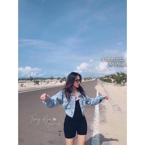 Áo khoát jeans trơn cổ bẻ
