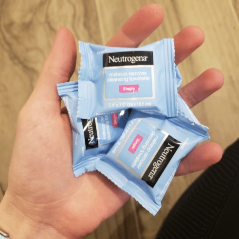 [ Lẻ 1 cái ] Khăn giấy tẩy trang Neutrogena Perfect For On-the-go