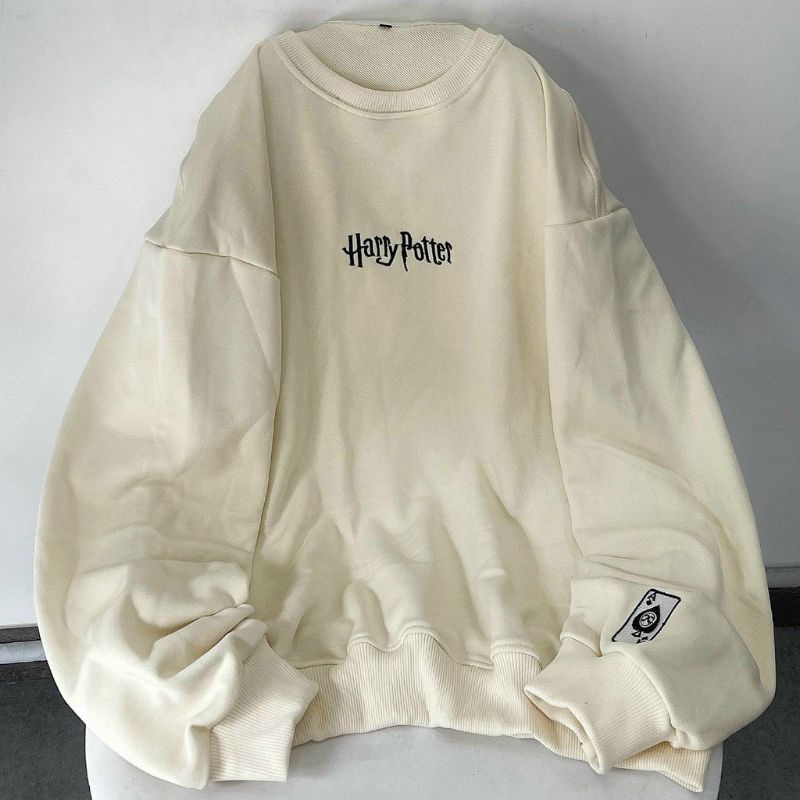 Áo Sweater in Harry Potter thêu lá bài from rộng