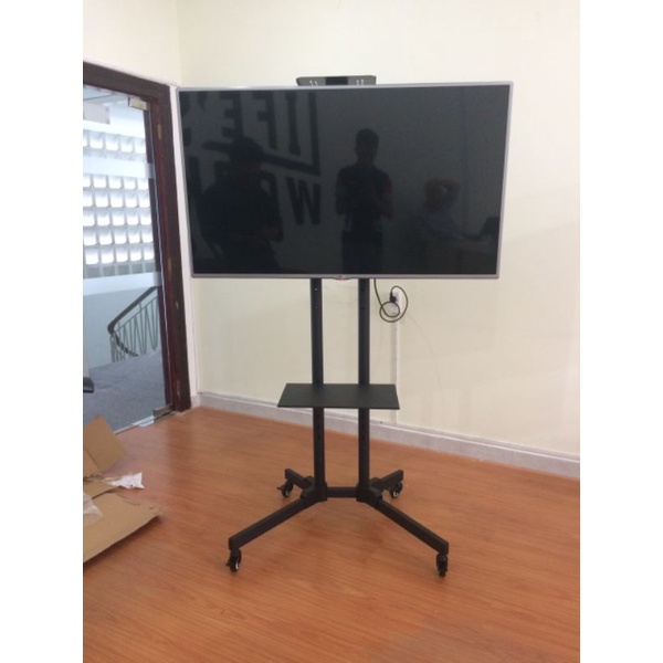 Khung Treo Tivi Di Động 32-55 Inch Hàng Nhập Khẩu