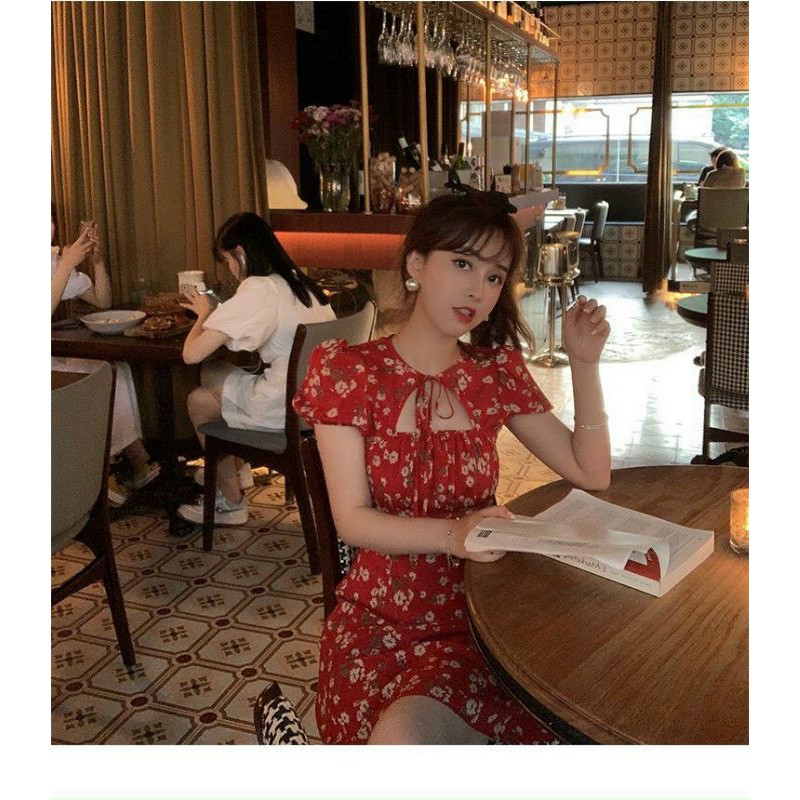 Đầm hoa nhí cắt ngực