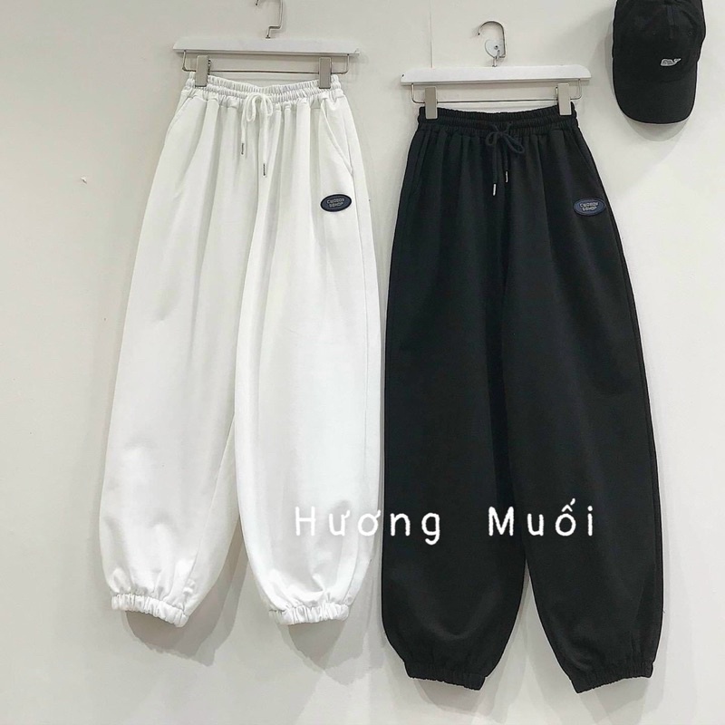 Quần joggers thêu logo