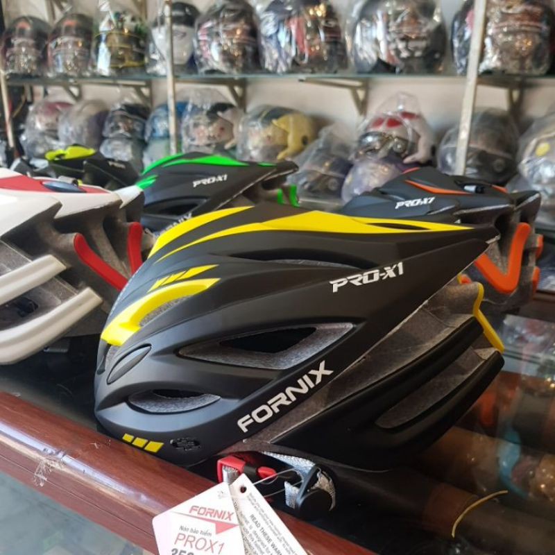 MŨ XE ĐẠP GRS X8 MÀU ĐEN VÀNG