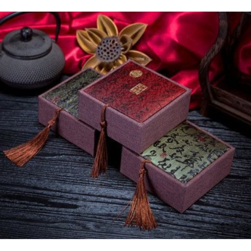 Hộp Gấm đựng Trang Sức, Vòng Phong Thủy KT 10x10cm