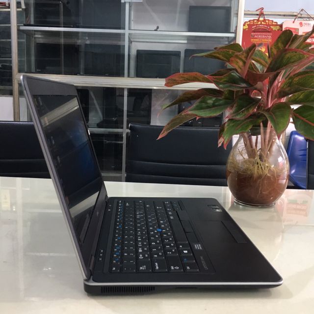 Laptop Dell 7440 i5-4300 ram 8Gb SSD 256Gb