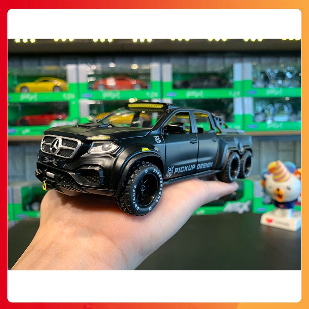 Xe mô hình Mercedes-Benz X-CLASS Exy Monster X 6X6 tỉ lệ 1:28 màu đen