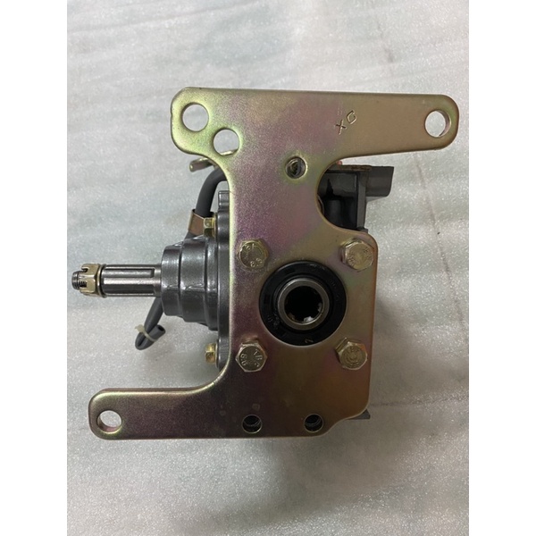 Hộp số đảo chiều tiến lùi,cốt 17li, dùng cho máy 100cc,110cc,125cc.cốt vào máy 6 răng 17mm,trục ra 19mm