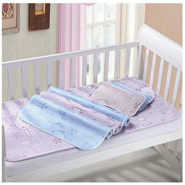 Chiếu điều hoà kèm gối cho bé