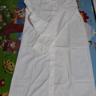 Sơ mi trắng dáng váy