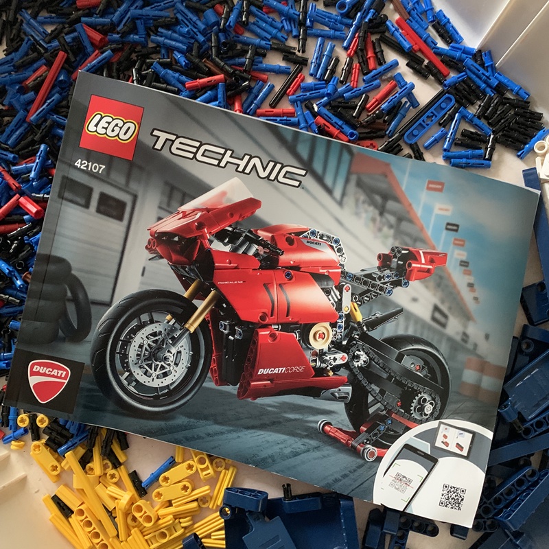 Gundam Lego 42107 Hướng dẫn sử dụng Hình dán Ducati V4 R chính hãng