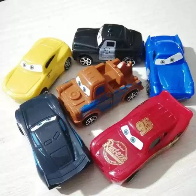 Set 6 ô tô Macqueen,ô tô trang trí bánh sinh nhật,trang trí bánh kem,ô tô đồ chơi cho bé,trang trí nhà cửa