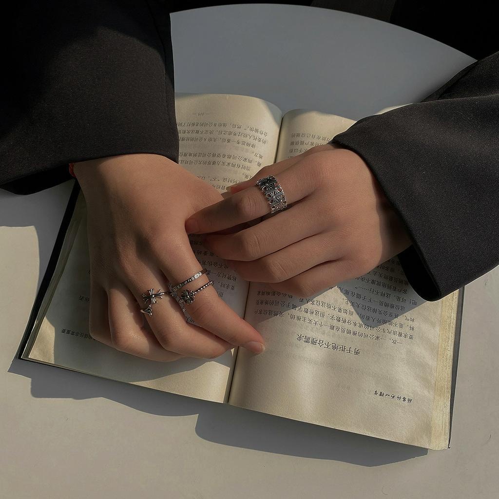 Nhẫn thời trang hình cây thánh giá độc đáo phong cách retro