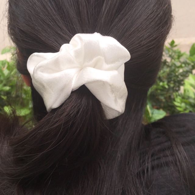 SCRUNCHIES BASIC chất liệu Satin mềm mại - Cột tóc vải nhiều màu trơn cực sang - Phụ kiện tóc thời trang thanh lịch