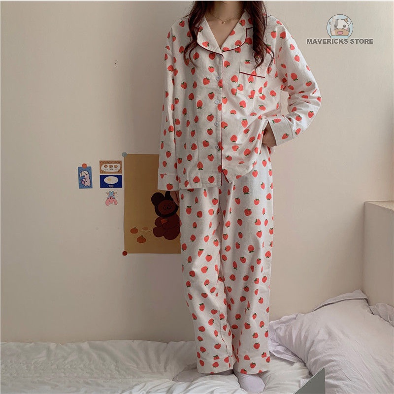 Bộ đồ ngủ tay dài in hình quả dâu dễ thương phong cách Nhật Bản