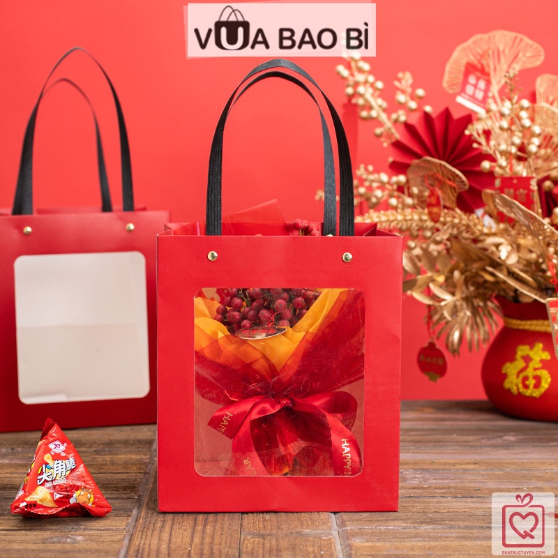 Túi đựng quà cửa sổ trong suốt màu đỏ Vua Bao Bì - Túi giấy làm set quà tặng Giáng sinh noel