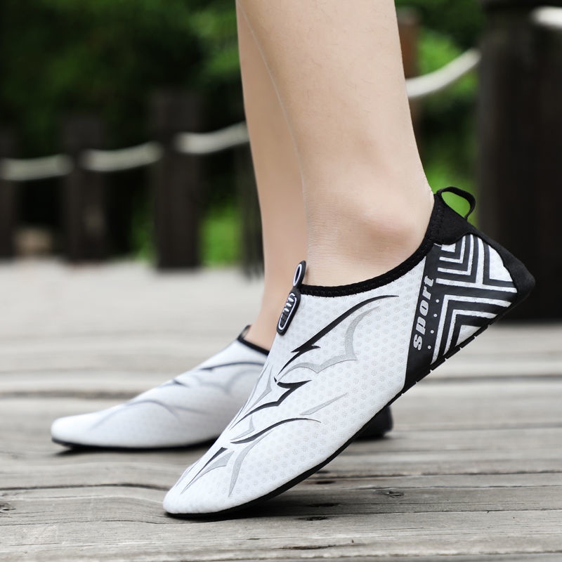 Giày Đi Bơi Nhẹ Nhanh Khô Chống Trượt Chống Mài Mòn Thoáng Khí Mới