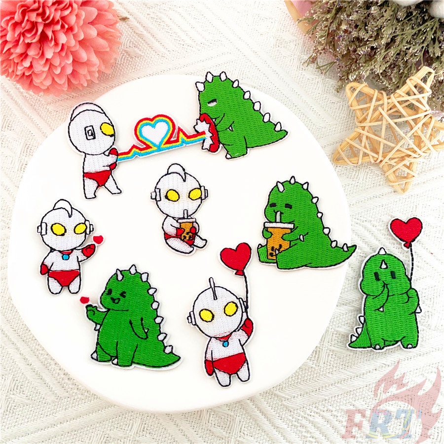 ❣️ Miếng Dán Ủi Hình Ultraman & Q Little Monster ❣️1 Cái Tự May Thêu Trên Sắt Trên Huy Hiệu Miếng Vá