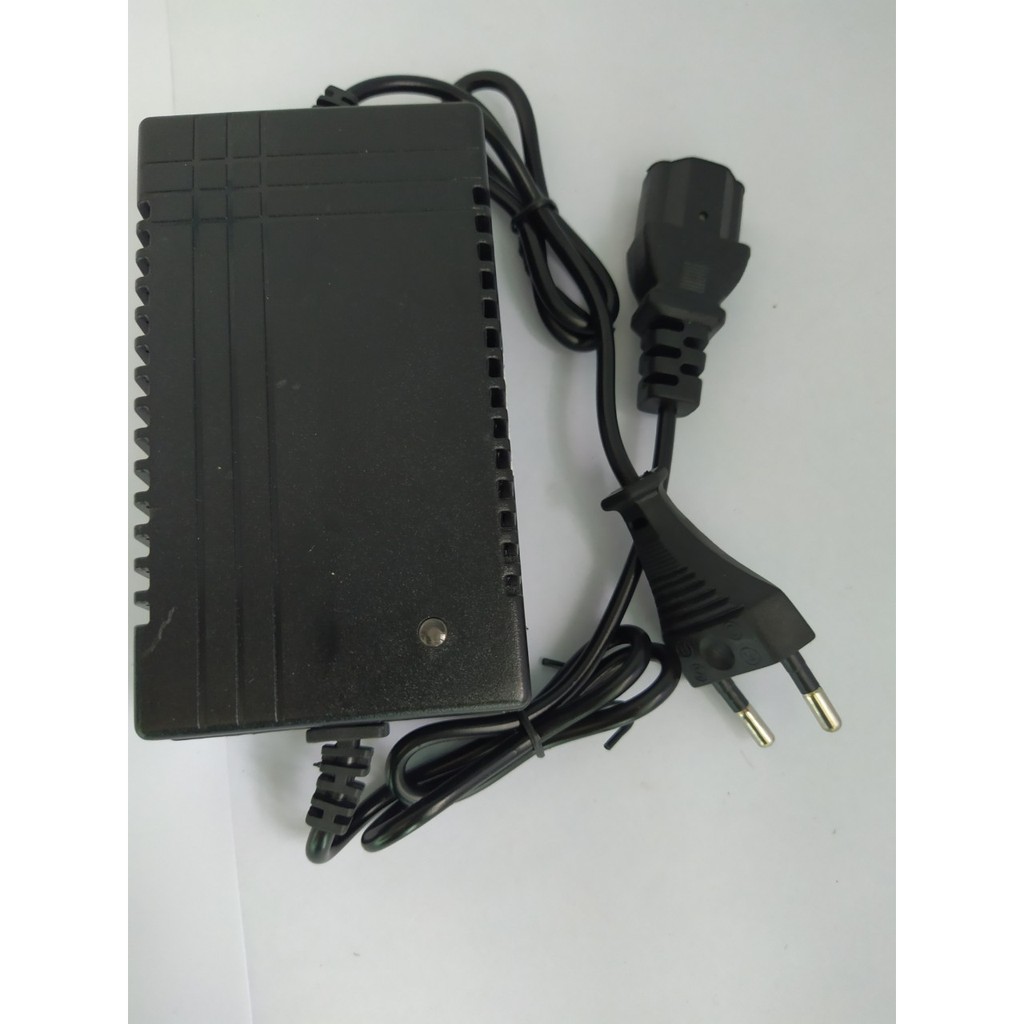 Sạc 3 chân bình ác quy xe máy 12V Bình bơm phun tưới cây có đèn báo sạc đầy bình - Gia dụng Hoàng Điệp