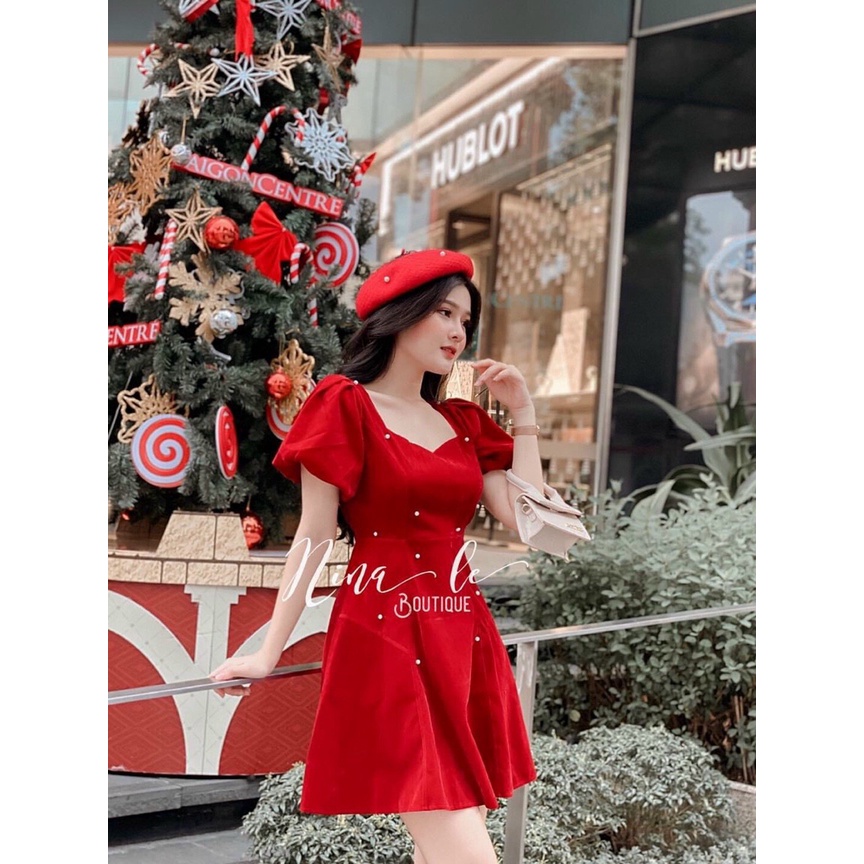 Đầm đỏ đính cườm tay phồng thời trang