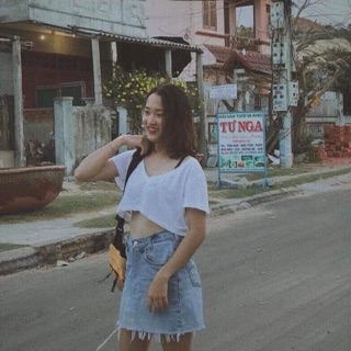Áo croptop thụng cổ tim