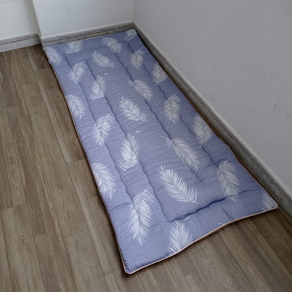 Nệm văn phòng_Nệm trải sàn chất liệu vải cotton Thắng Lợi chần gòn dành cho một người size 74x180cm