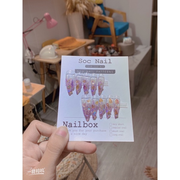 Nail box đính đá pha Lê