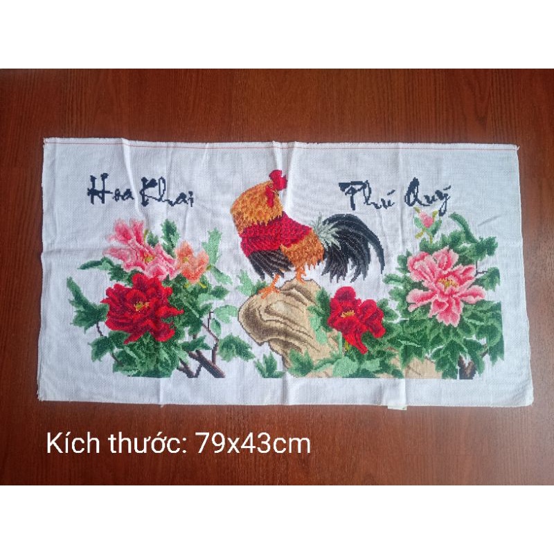 Tranh thêu thành phẩm gà và hoa mẫu đơn