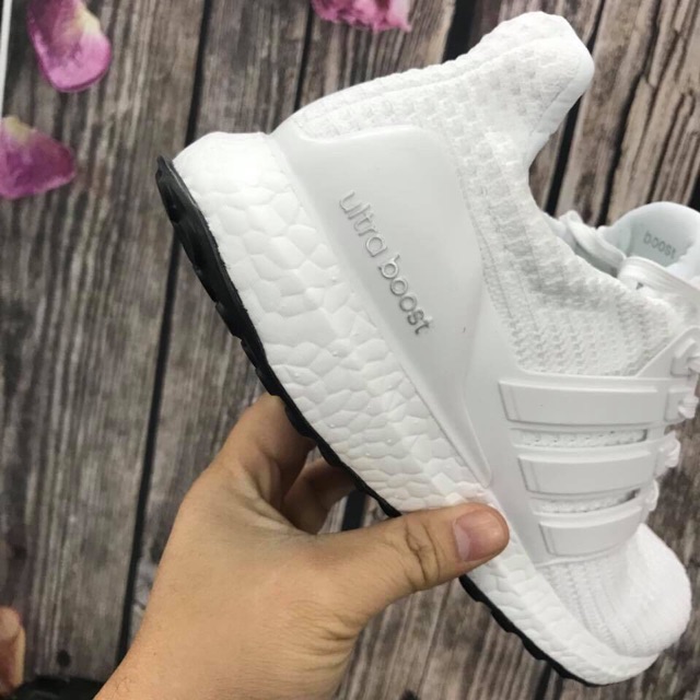 ĐẸP MÀ RẺ [Free Ship 40K] Giày Ultra Boost 4.0 Full Box _ Triple White