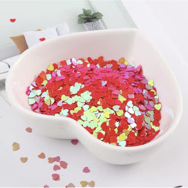 Hộp 30g Kim Tuyến sequins hình trái tim đỏ