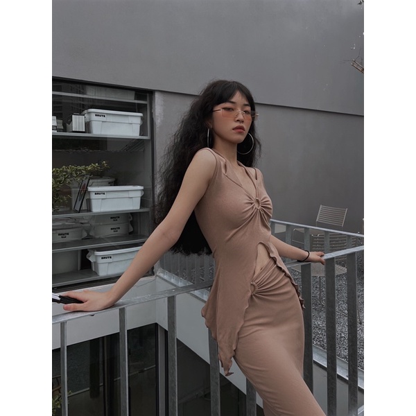 Áo Nâu Xẻ Tà