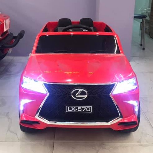 Ô tô xe điện điều khiển tự lái LEXUS 570 2 chỗ 4 động cơ đồ chơi cho bé (Đỏ-Trắng-Xanh-Đen)