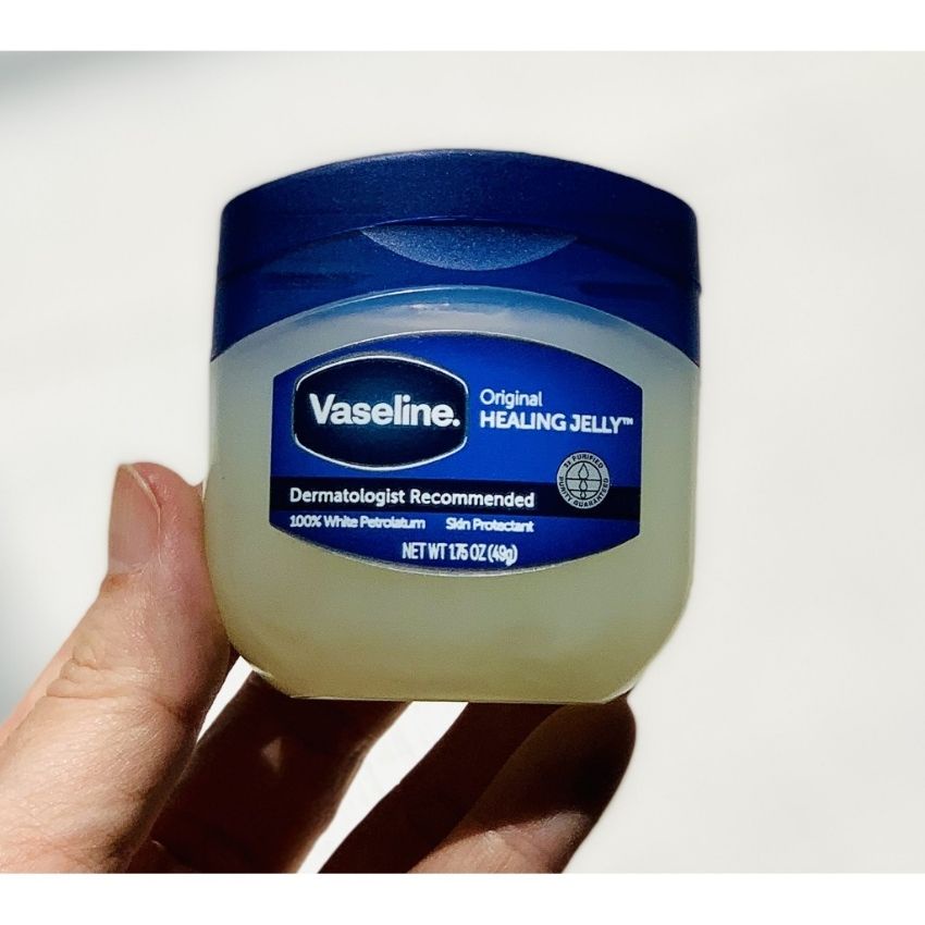 Sáp dưỡng ẩm Vaseline, kem nẻ Vaseline Mỹ 100% Pure Petroleum Jelly Original 49g - Đa Năng