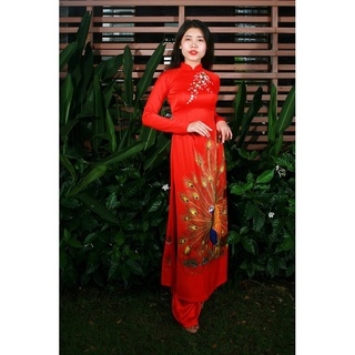 Áo dài vẽ tay chim công khoe săc đẹp lung linh