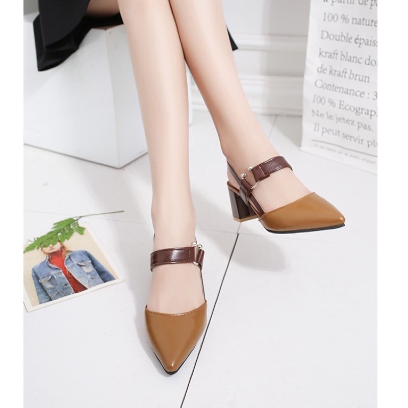 Giày cao gót vuông 7p bít mũi quai ngang nâu khóa gài bác sĩ