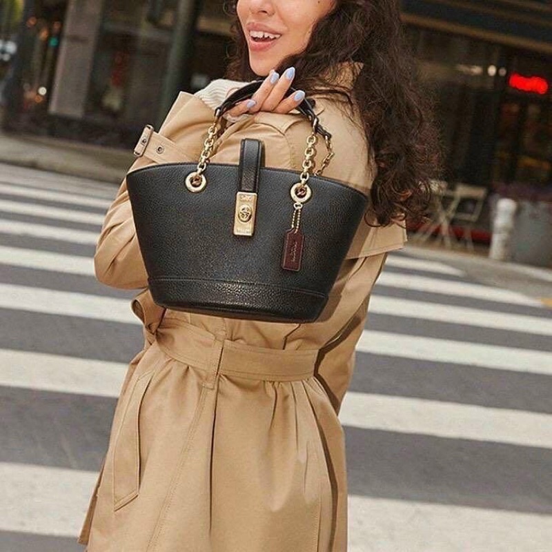 TÚI COACH LANE BUCKET C8399
