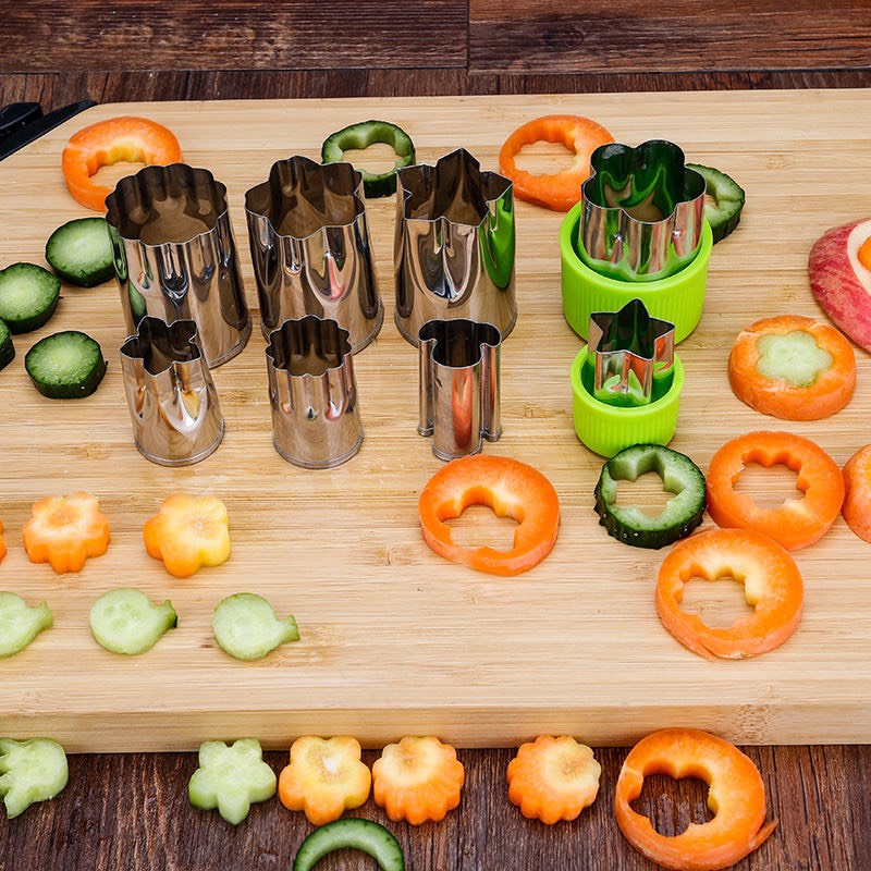Set 3 Khuôn Tạo Hình Rau Củ Quả Bằng Inox Dễ Thương