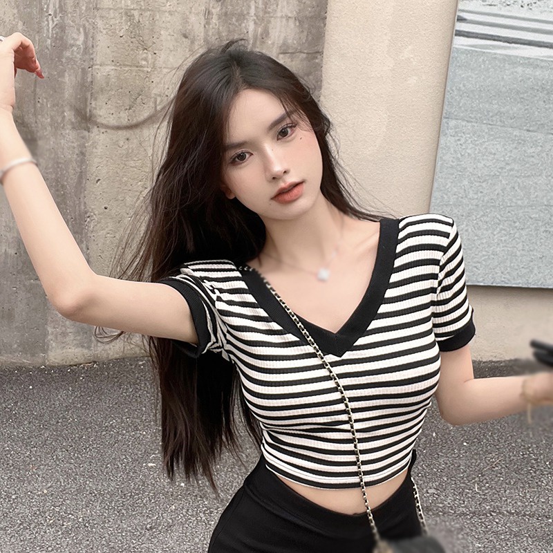 Áo Croptop Dệt Kim Tay Ngắn Cổ Chữ V Hoạ Tiết Kẻ Sọc Thời Trang Mùa Hè Cho Phái Nữ