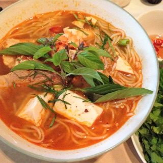 Bún khô gạo bao thai Bắc Kạn