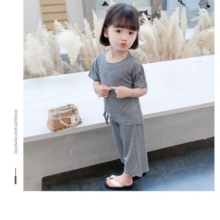 Bộ màu trơn rút eo quần lửng cho bé gái