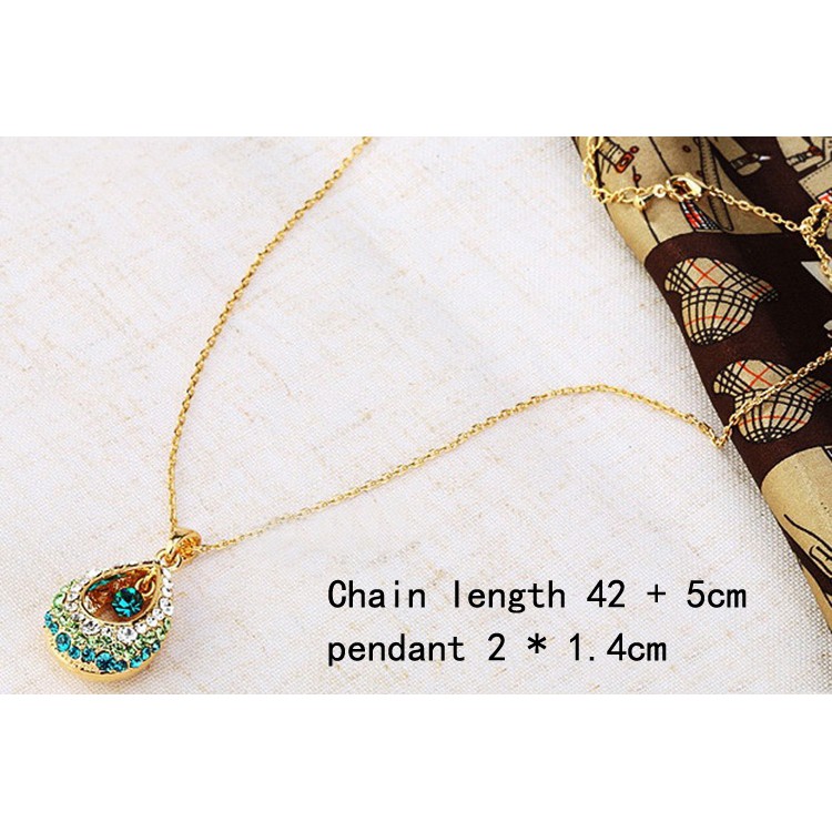 Dây Chuyền Mặt Hình Chim Công Đính Đá Pha Lê Nhiều Màu