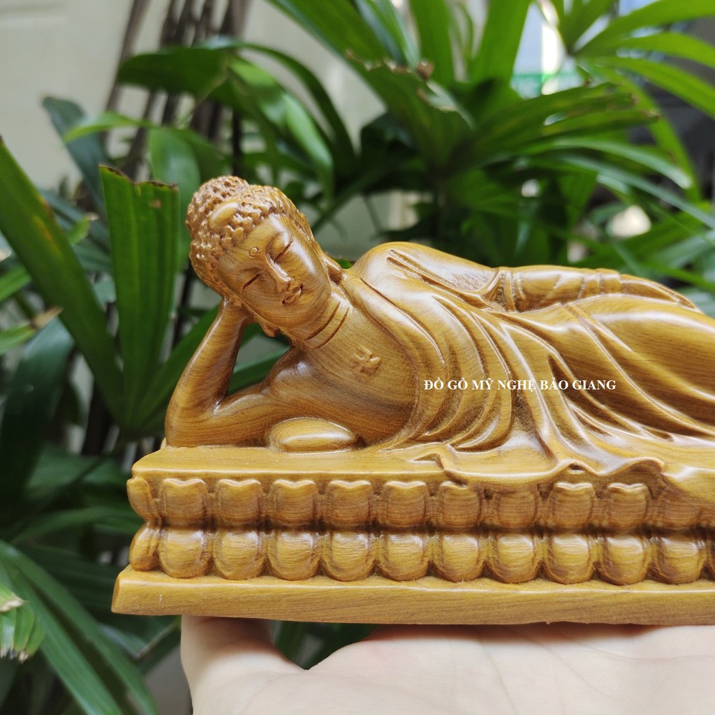 Tượng phật nằm nhập niết bàn bằng gỗ