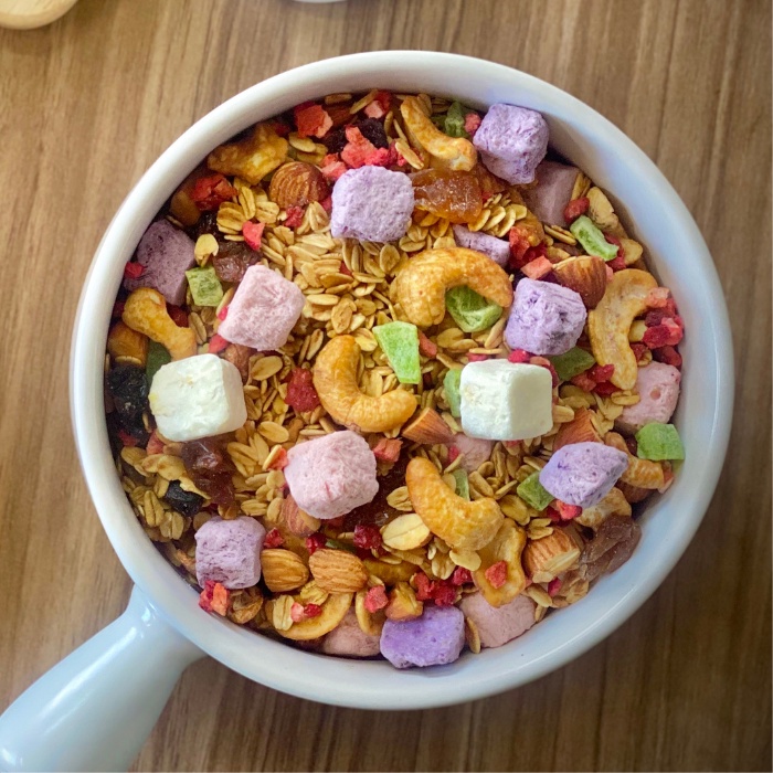 Granola Ngũ Cốc Sữa Chua, Ngũ Cốc Mix Hoa Quả, Ăn Kiêng Lành Mạnh - Bếp Bình Yên Vinatha 200gr