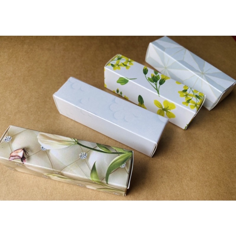 hộp giấy đựng tinh dầu 10ml kt 2,5x9cm