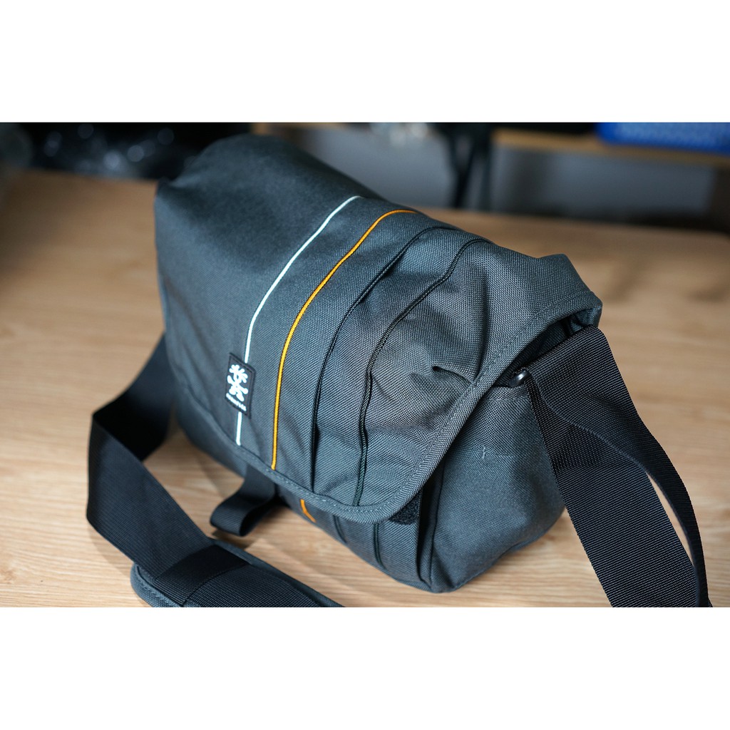 Túi máy ảnh Crumpler Jackpack 4000 màu xanh rêu- Hình thật