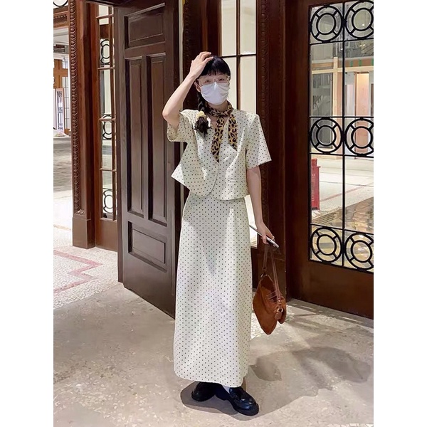 Set áo croptop chân váy midi chấm bi xanh