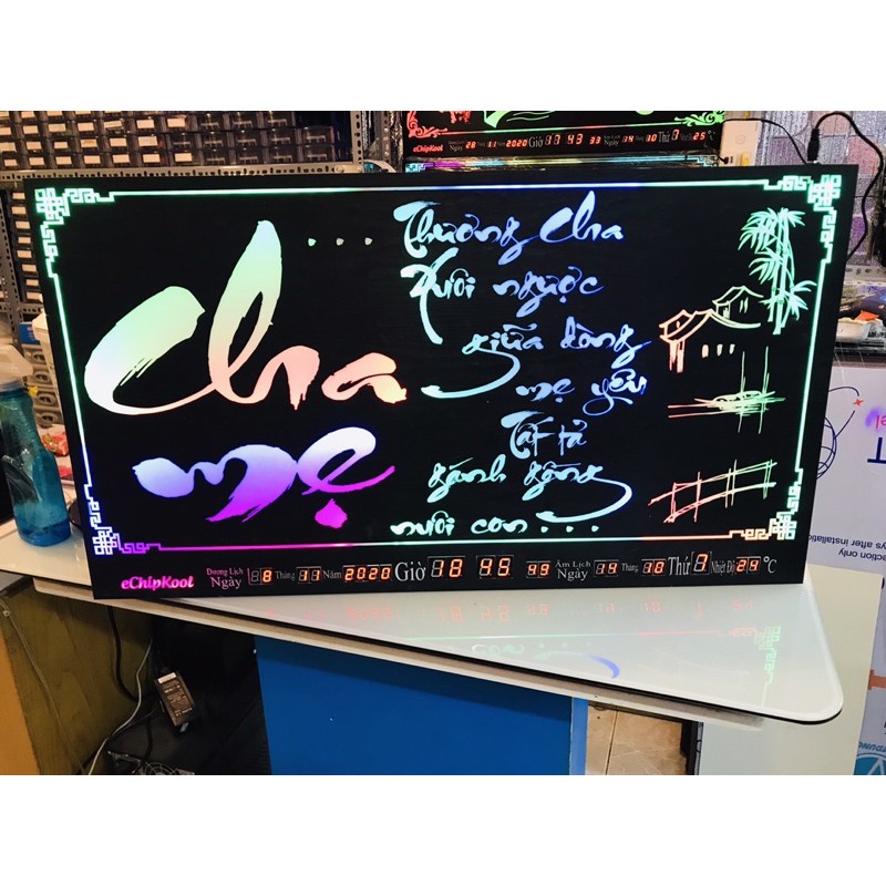 Đồng hồ led tranh lịch vạn niên cha mẹ