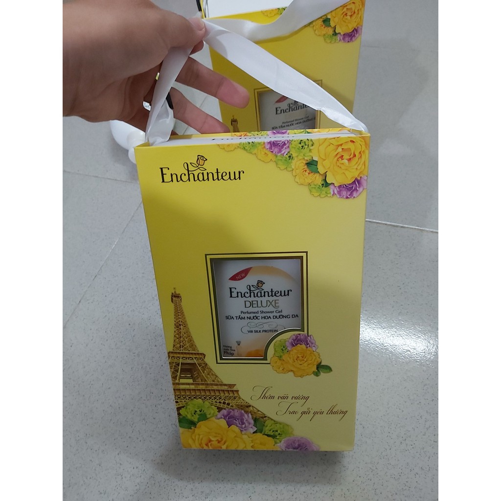 (Quà 20/10 &amp; 20/11) Hộp quà sữa tắm enchanteur  nước hoa  650g